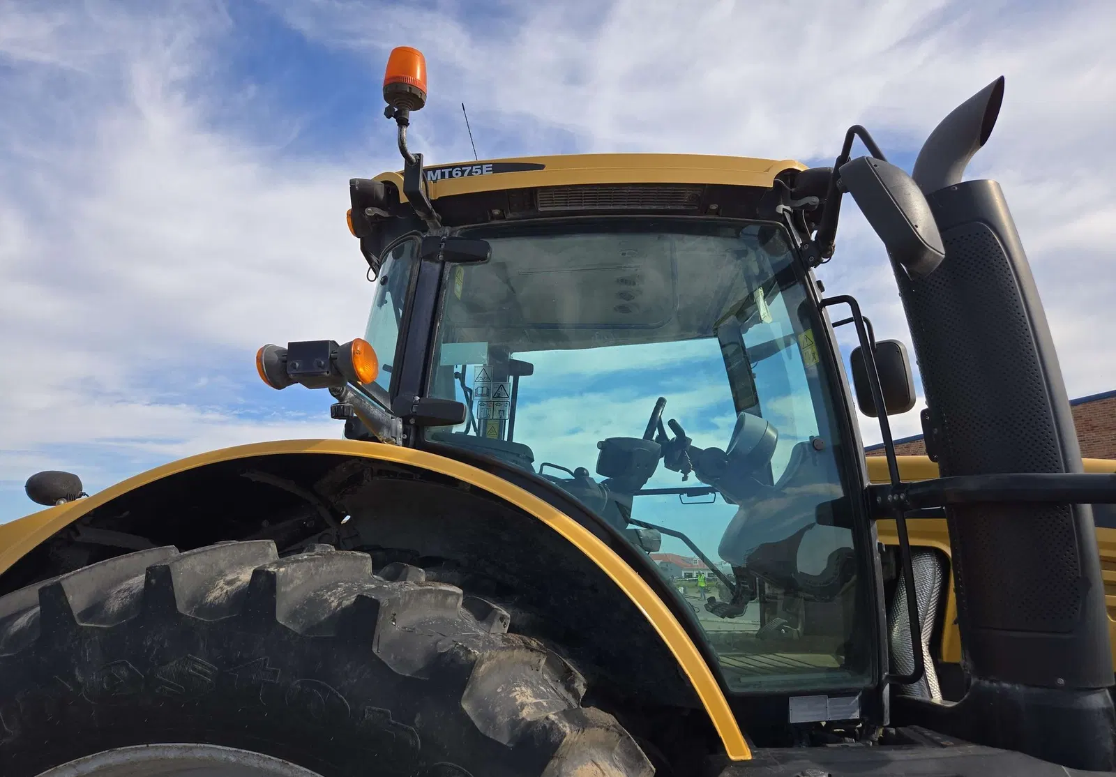 2015 Challenger MT675E