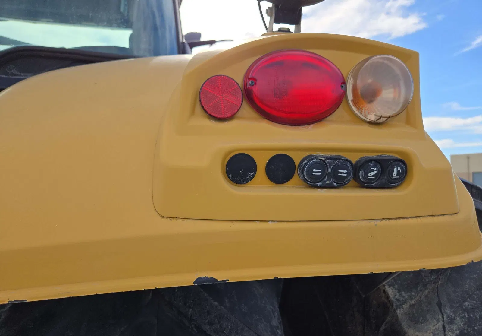 2015 Challenger MT675E