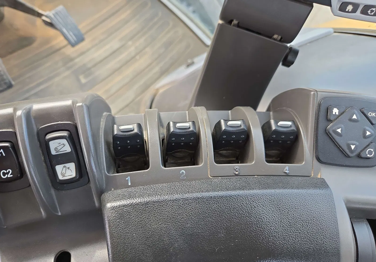 2015 Challenger MT675E