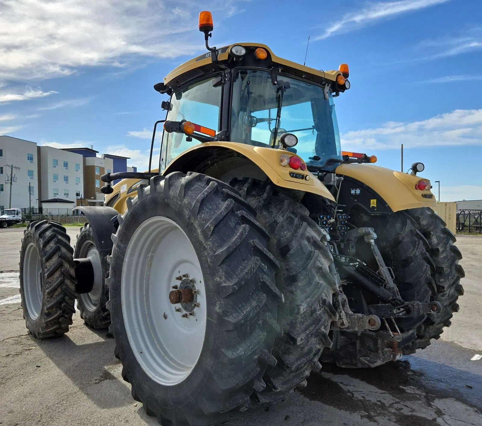 2015 Challenger MT675E
