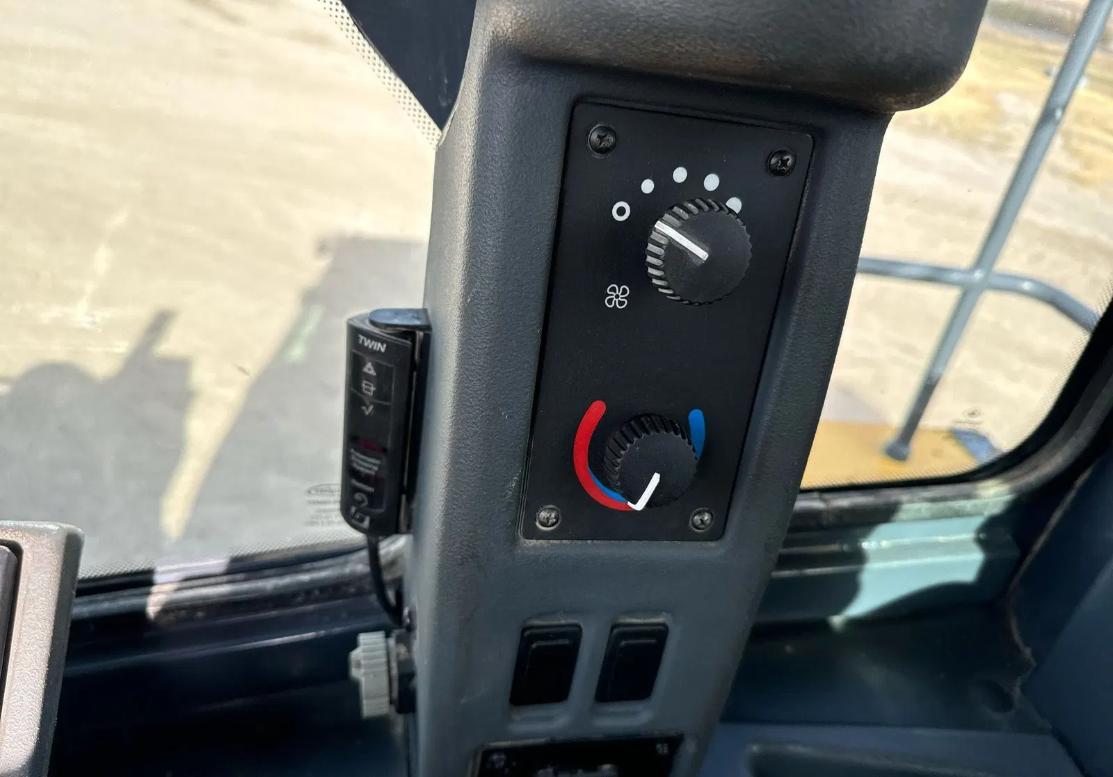 2016 John Deere 824K