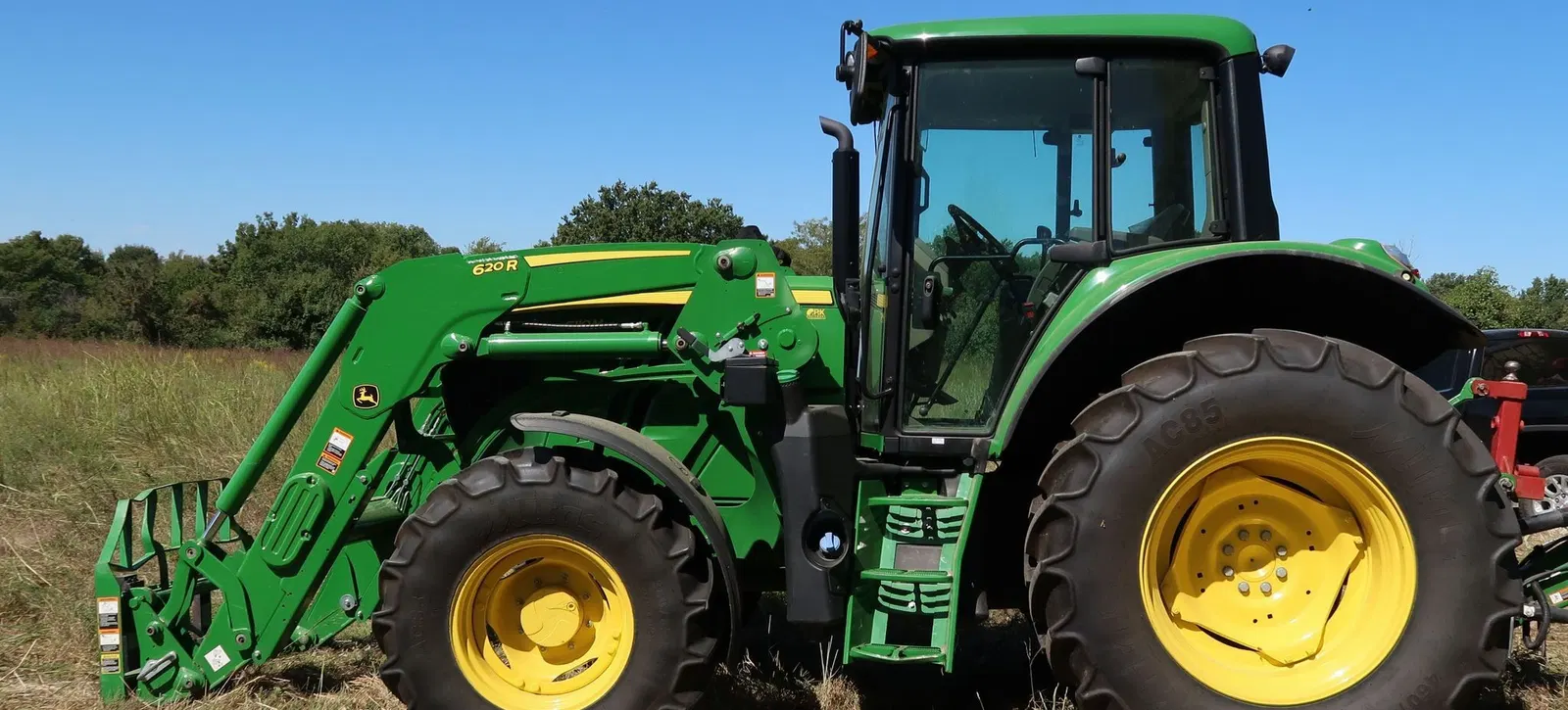 2019 John Deere 6110M