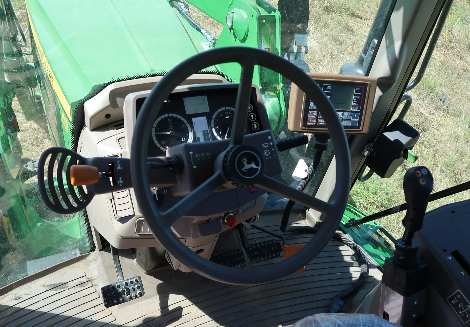 2019 John Deere 6110M