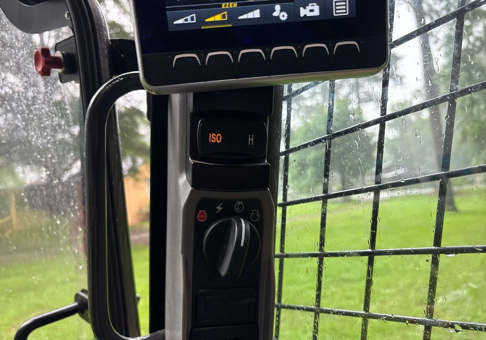 2022 Case TV450B