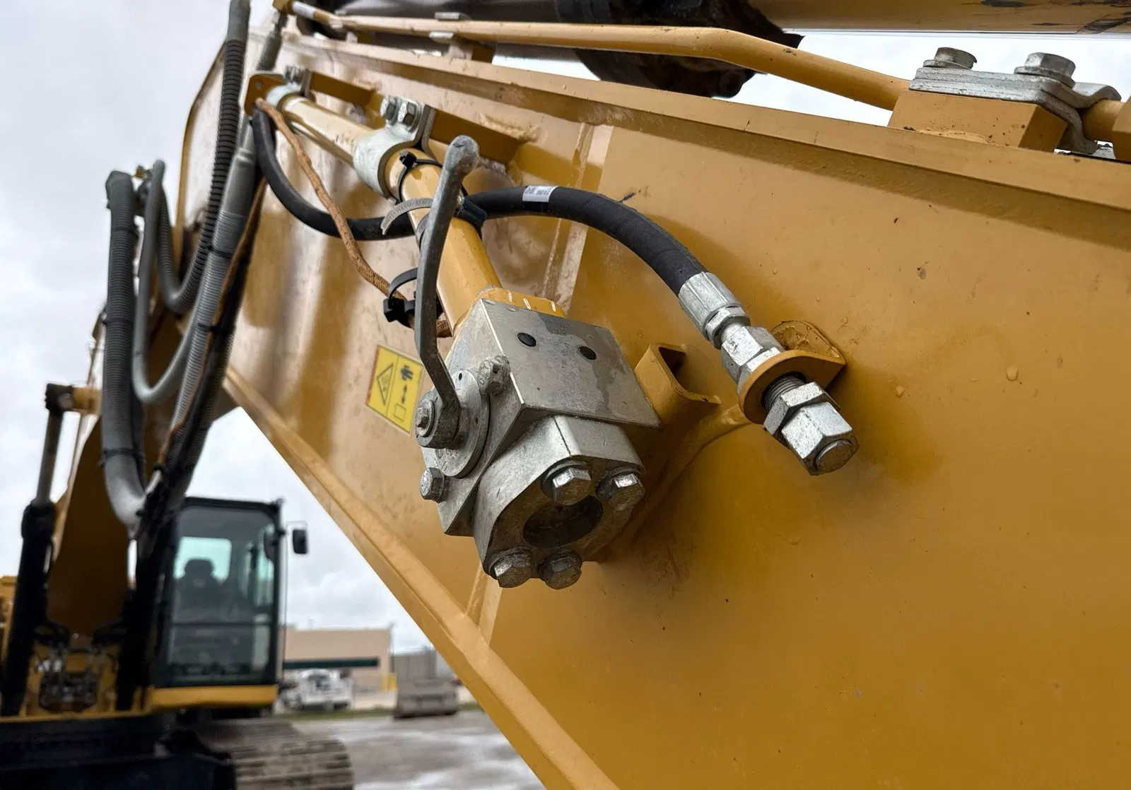 2023 Caterpillar 336
