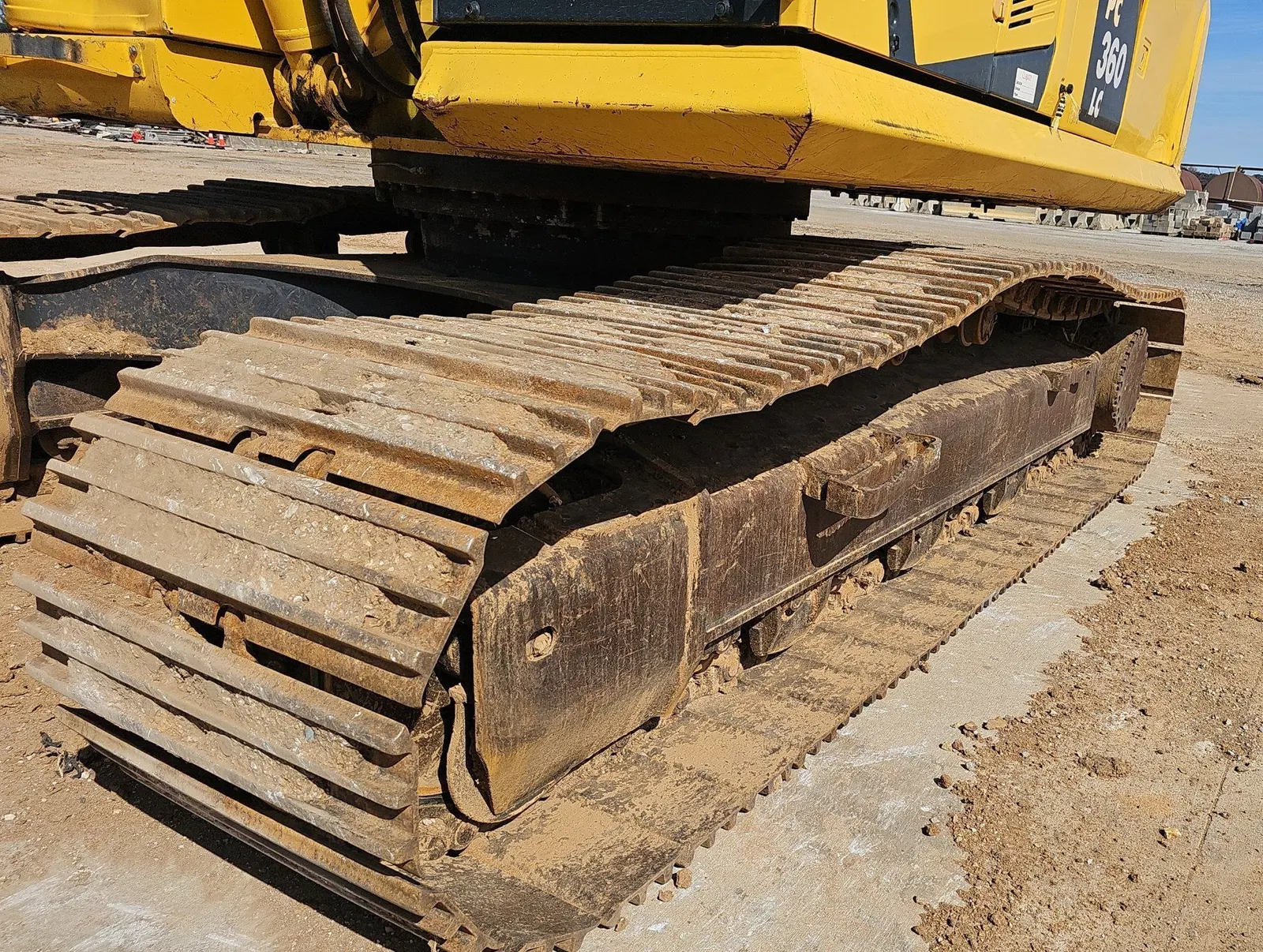 2017 Komatsu PC360LC-11