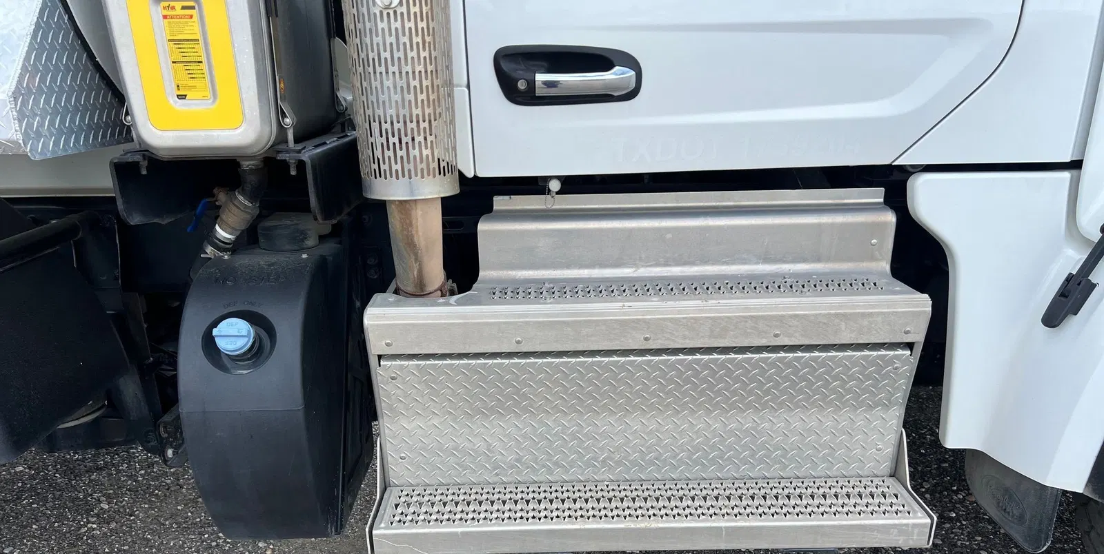 2023 Peterbilt 567