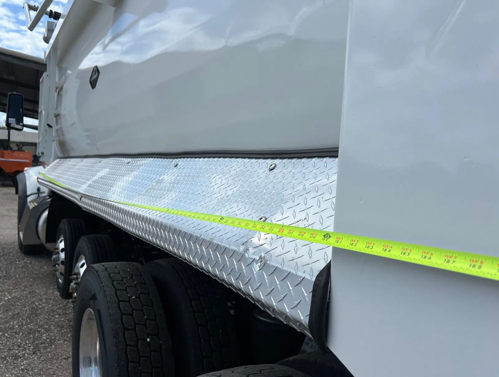 2023 Peterbilt 567