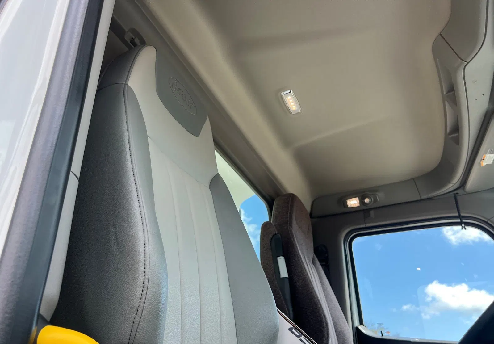 2023 Peterbilt 567
