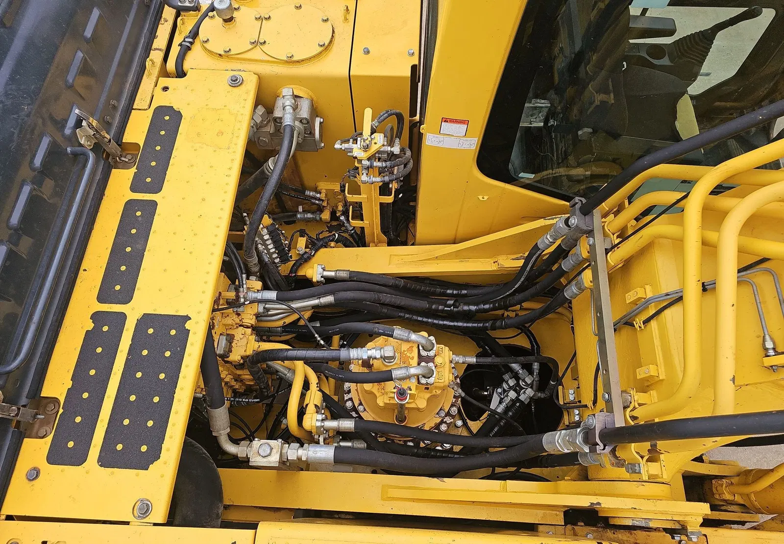 2018 Komatsu PC360LC-11