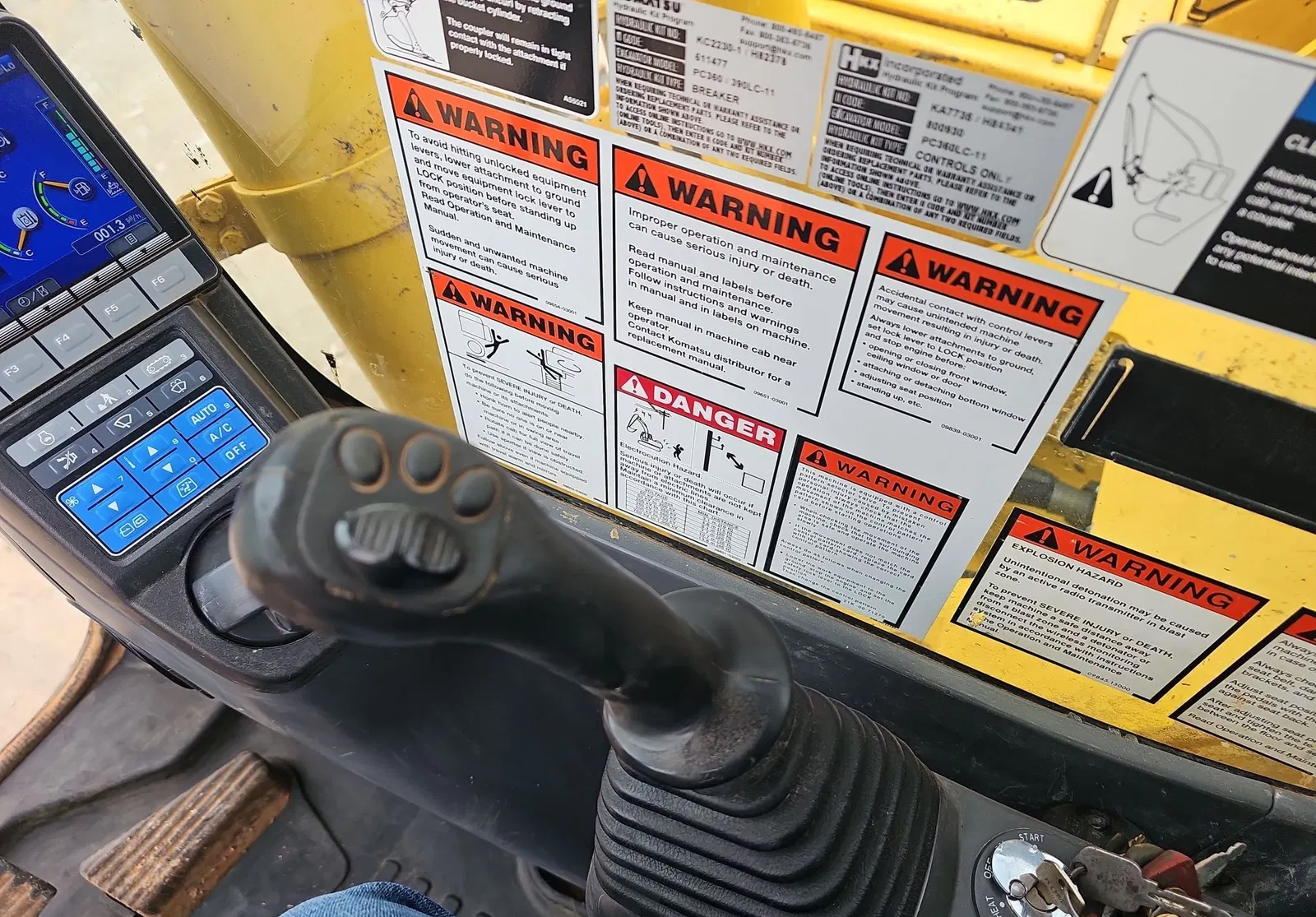 2018 Komatsu PC360LC-11