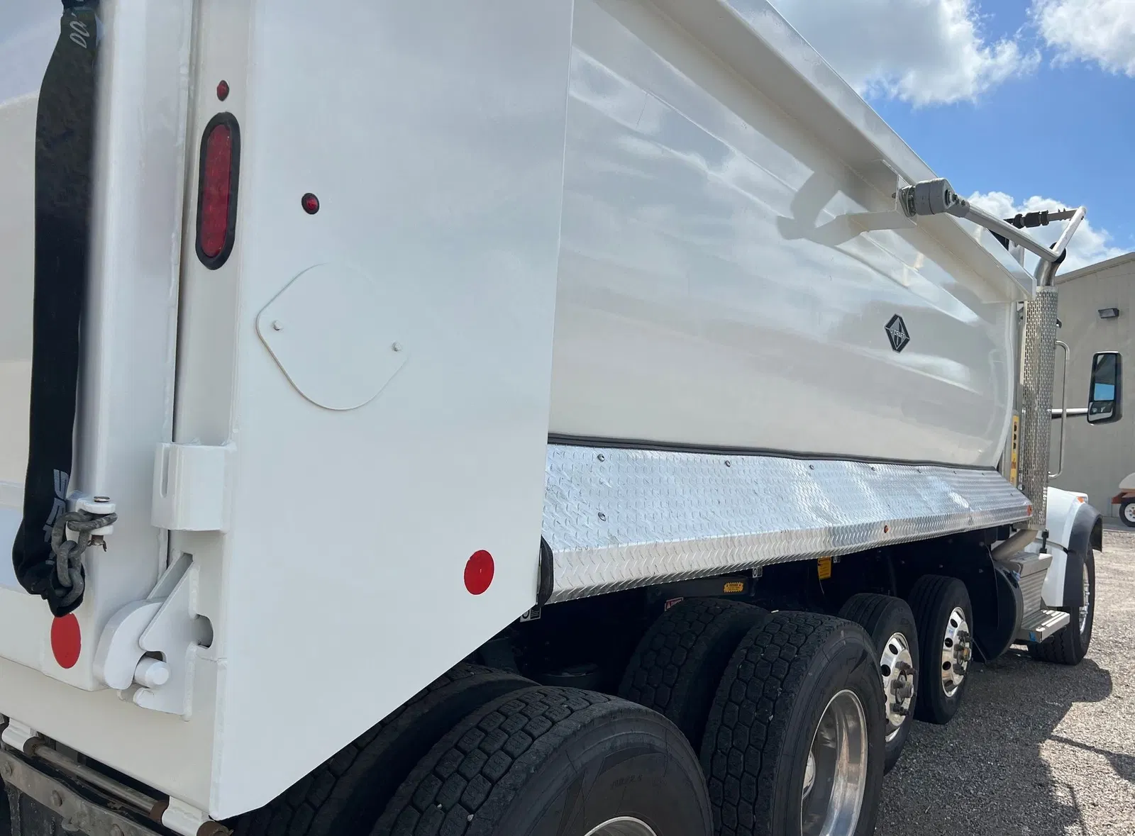 2023 Peterbilt 567