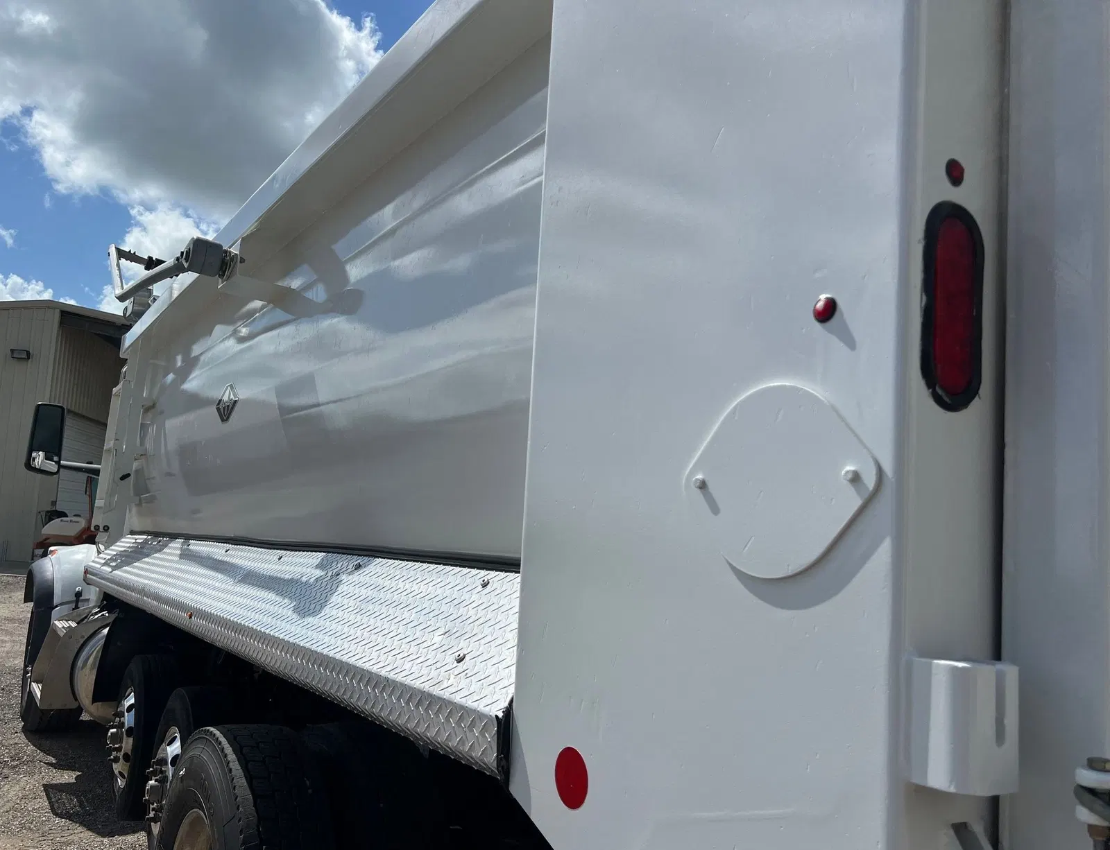 2023 Peterbilt 567