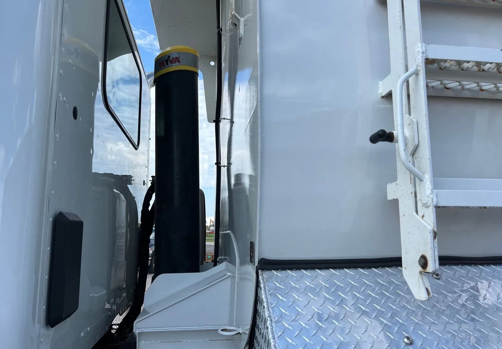 2023 Peterbilt 567