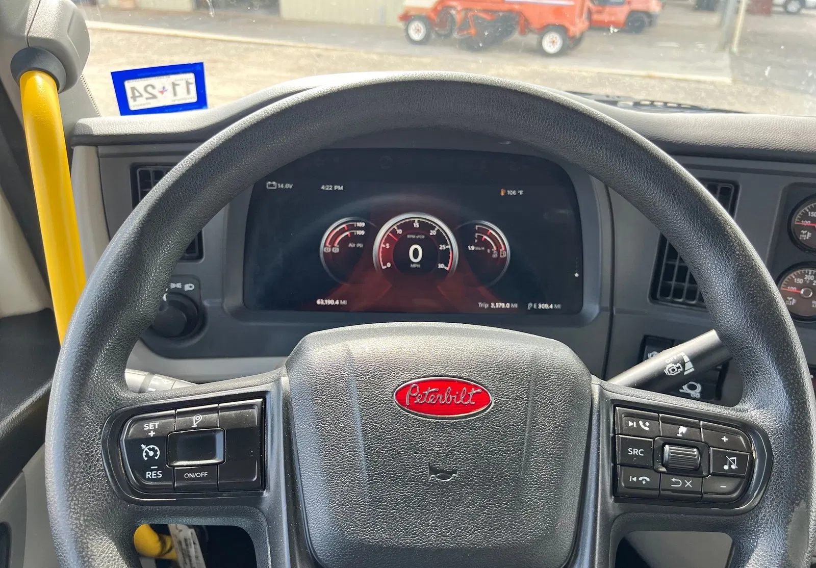 2023 Peterbilt 567
