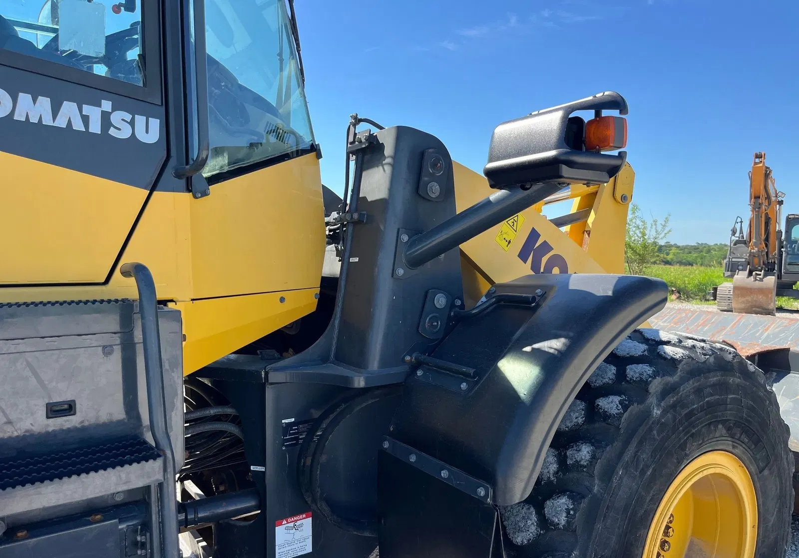 2018 Komatsu WA320-8