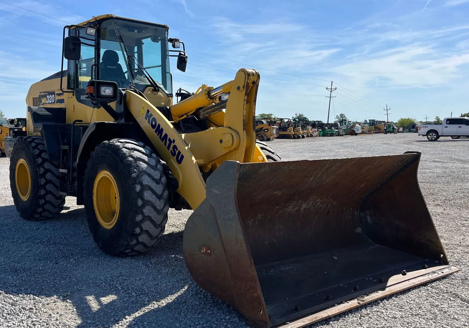 2018 Komatsu WA320-8