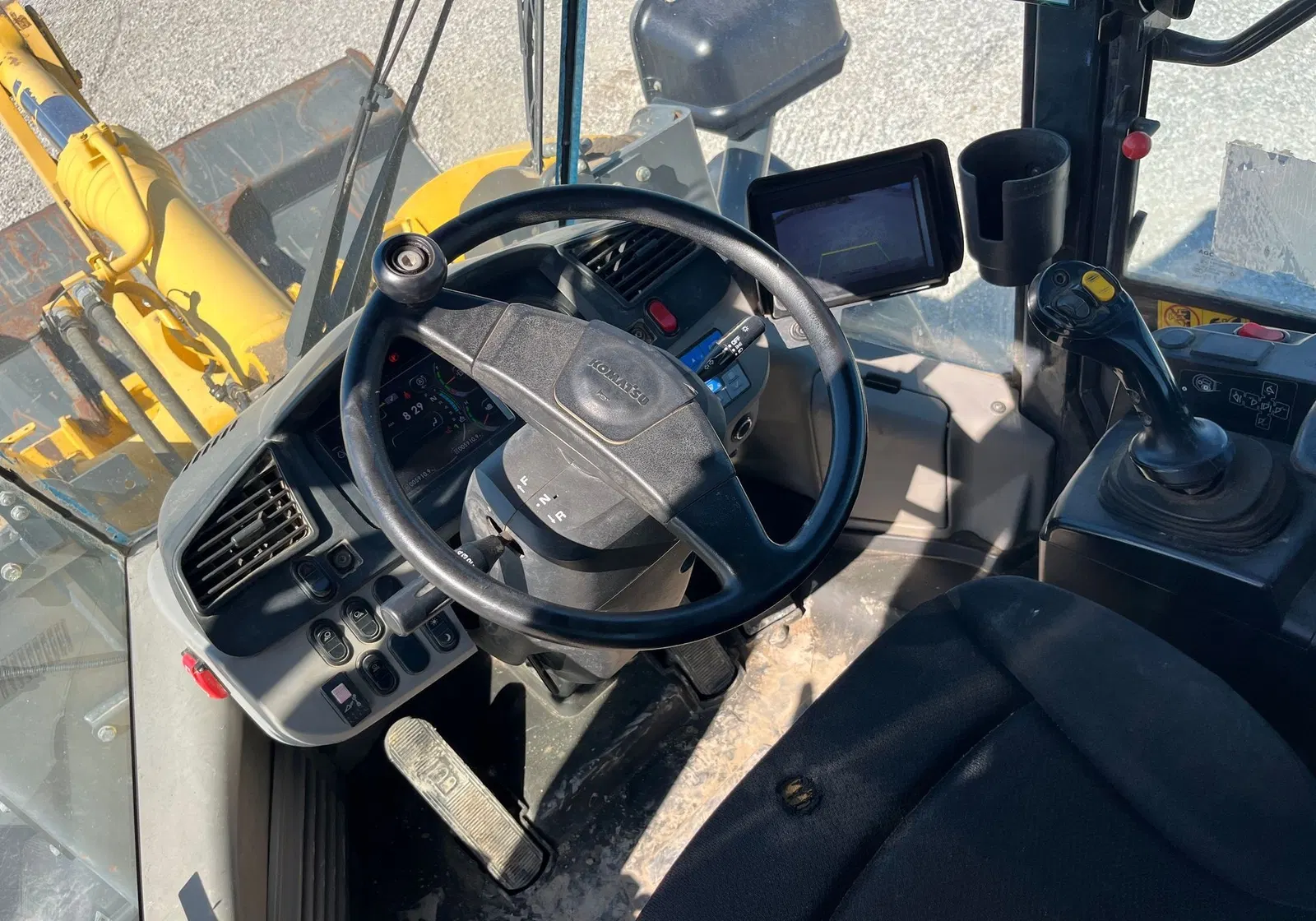 2018 Komatsu WA320-8
