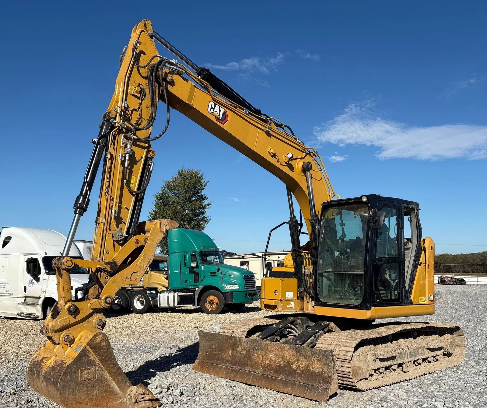2022 Caterpillar 315