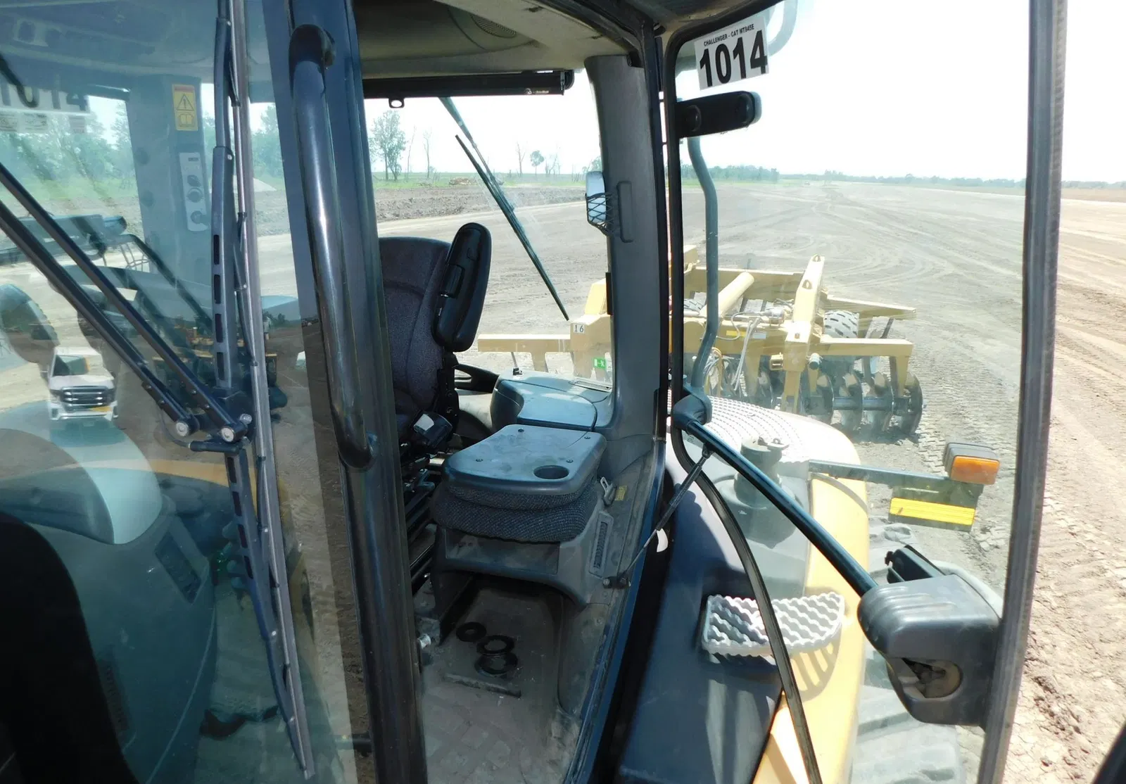 2014 Challenger MT845E