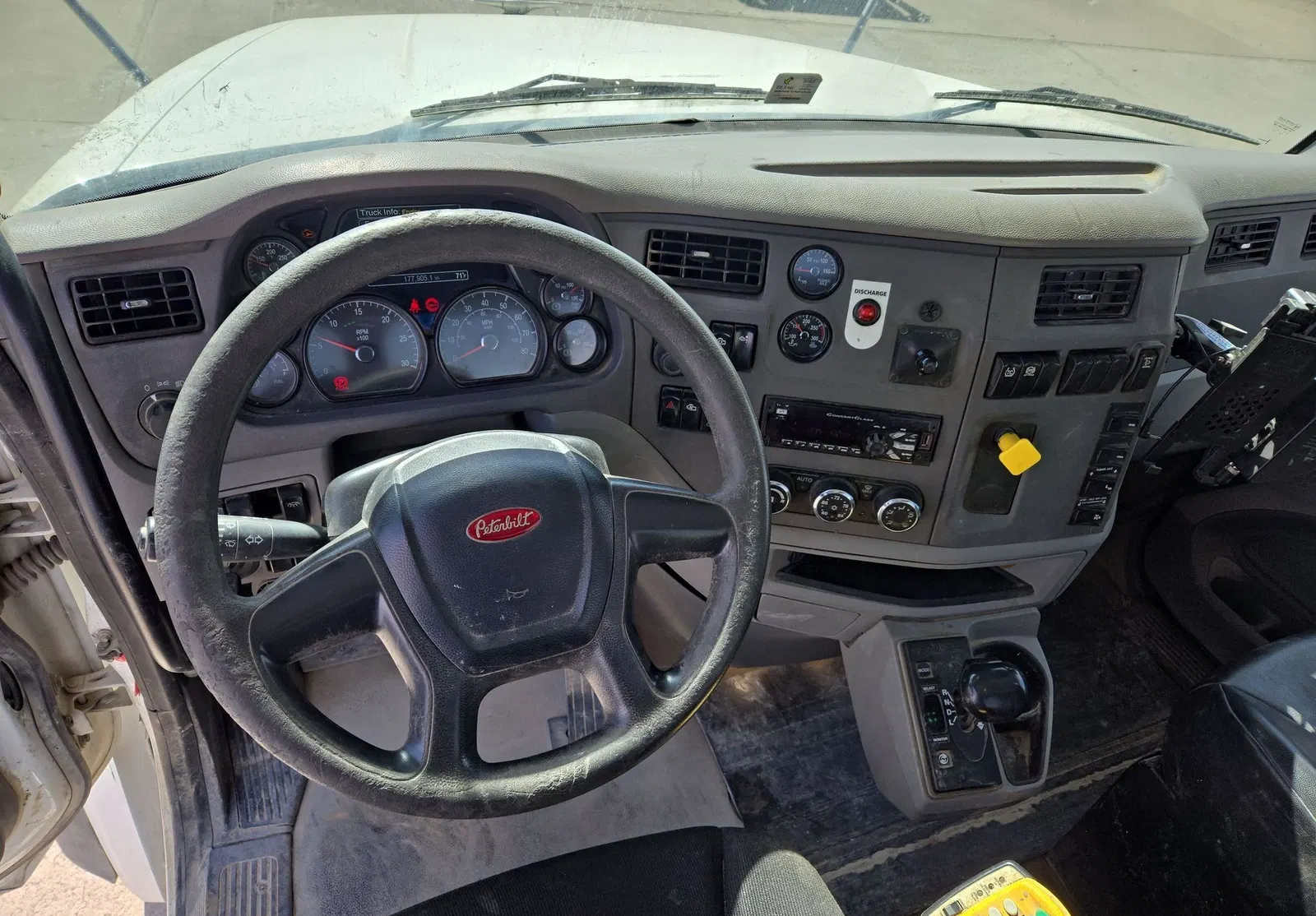 2017 Peterbilt 567