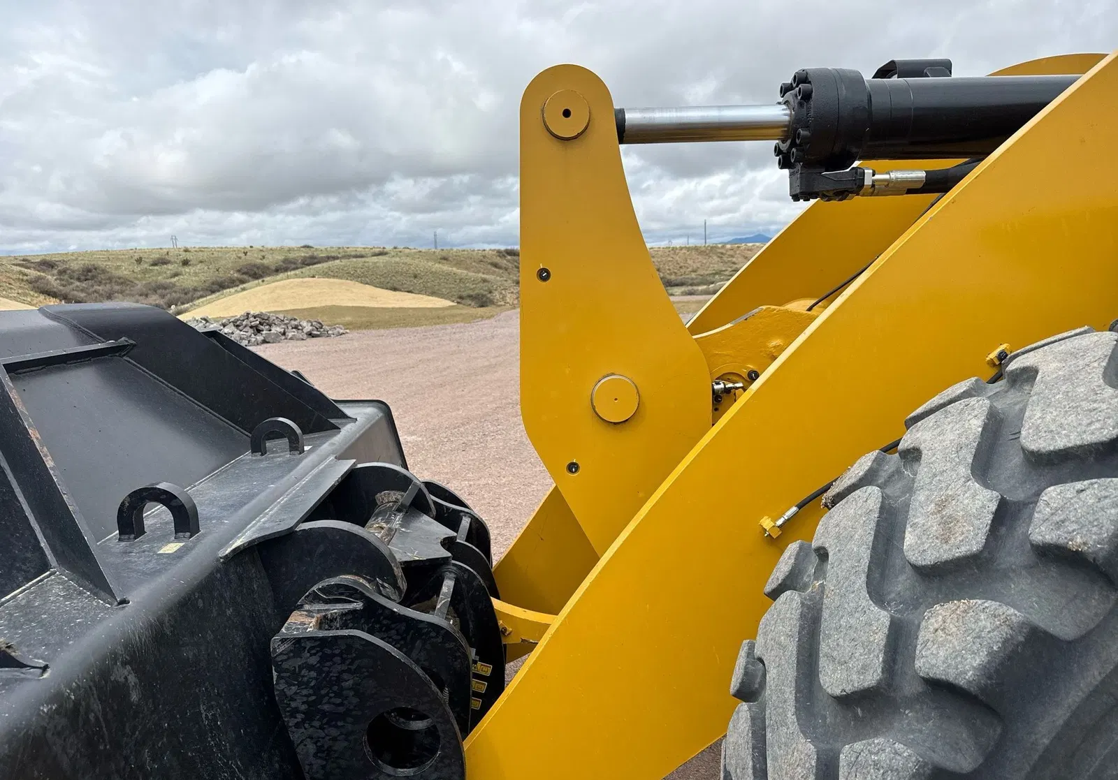 2023 Caterpillar 950M