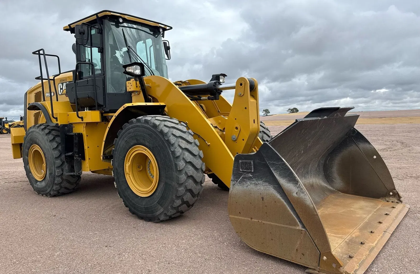2023 Caterpillar 950M