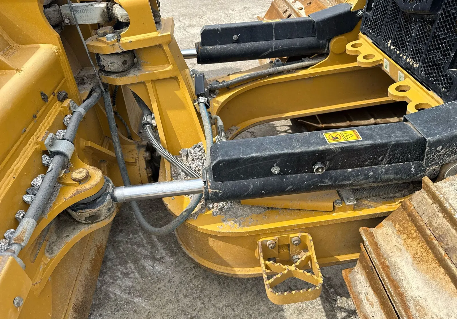 2024 Caterpillar D5