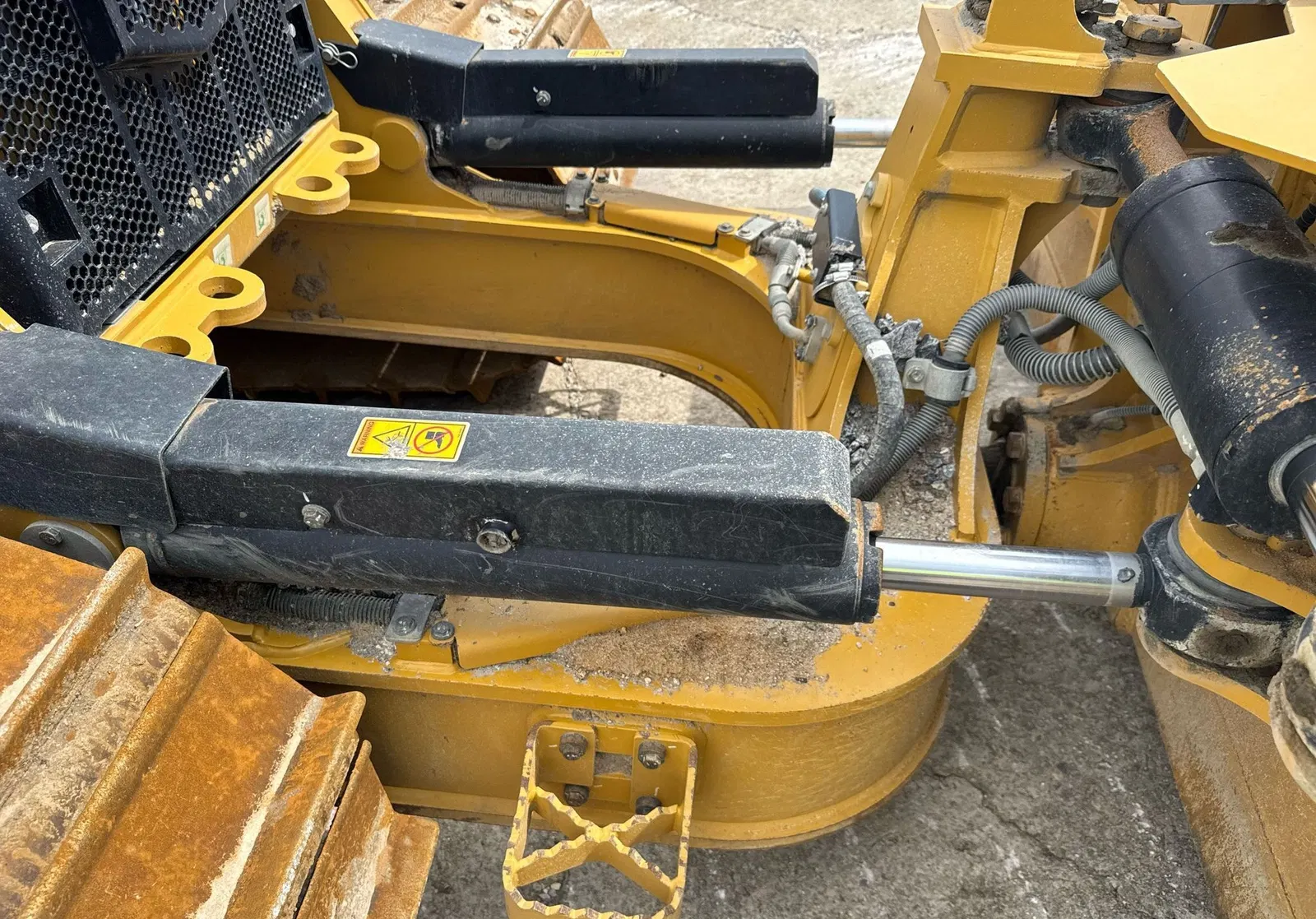 2024 Caterpillar D5