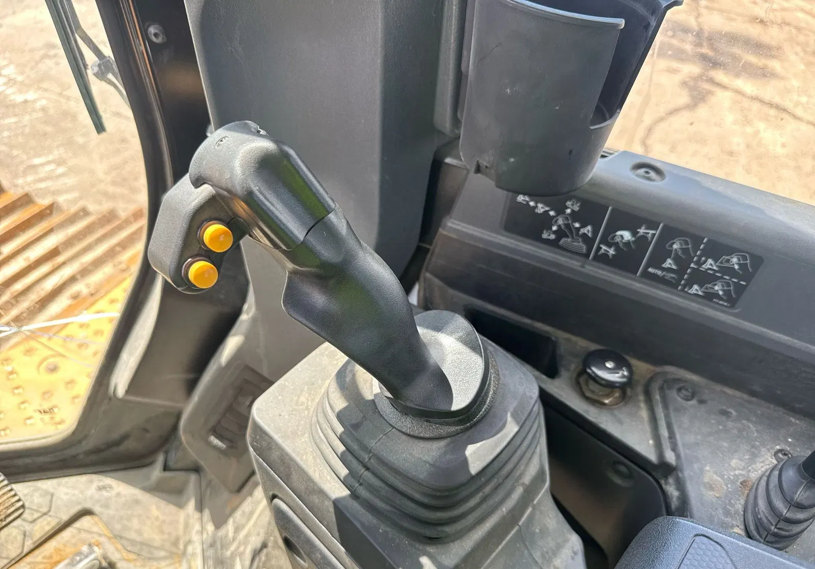 2024 Caterpillar D5
