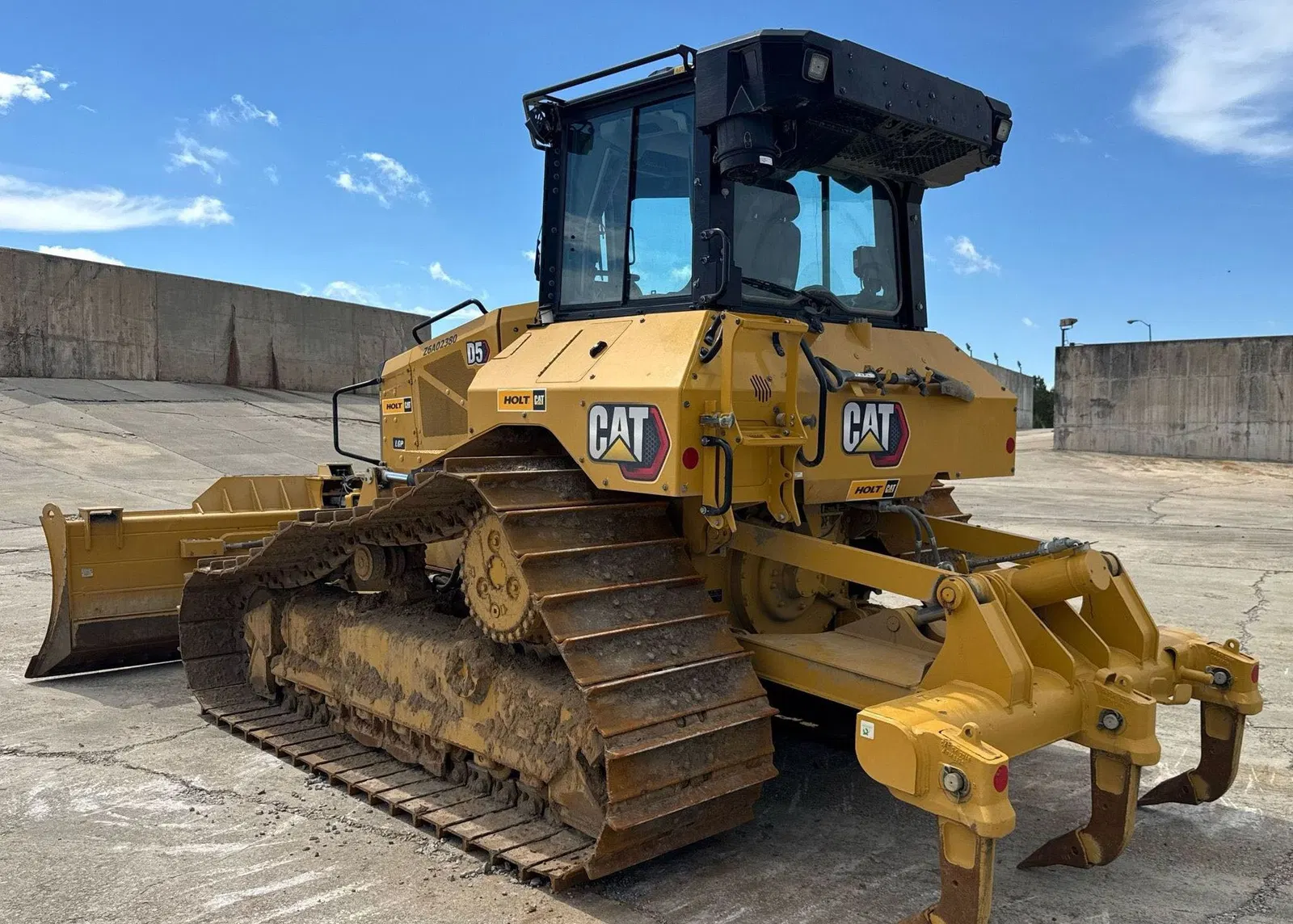 2024 Caterpillar D5