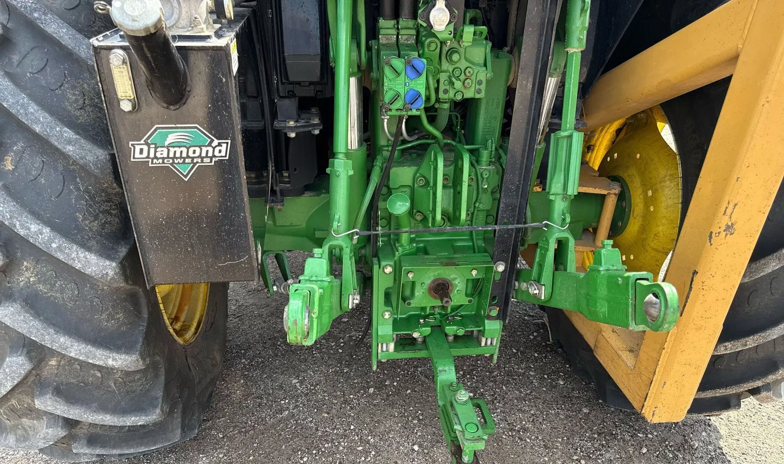 2016 John Deere 6110M