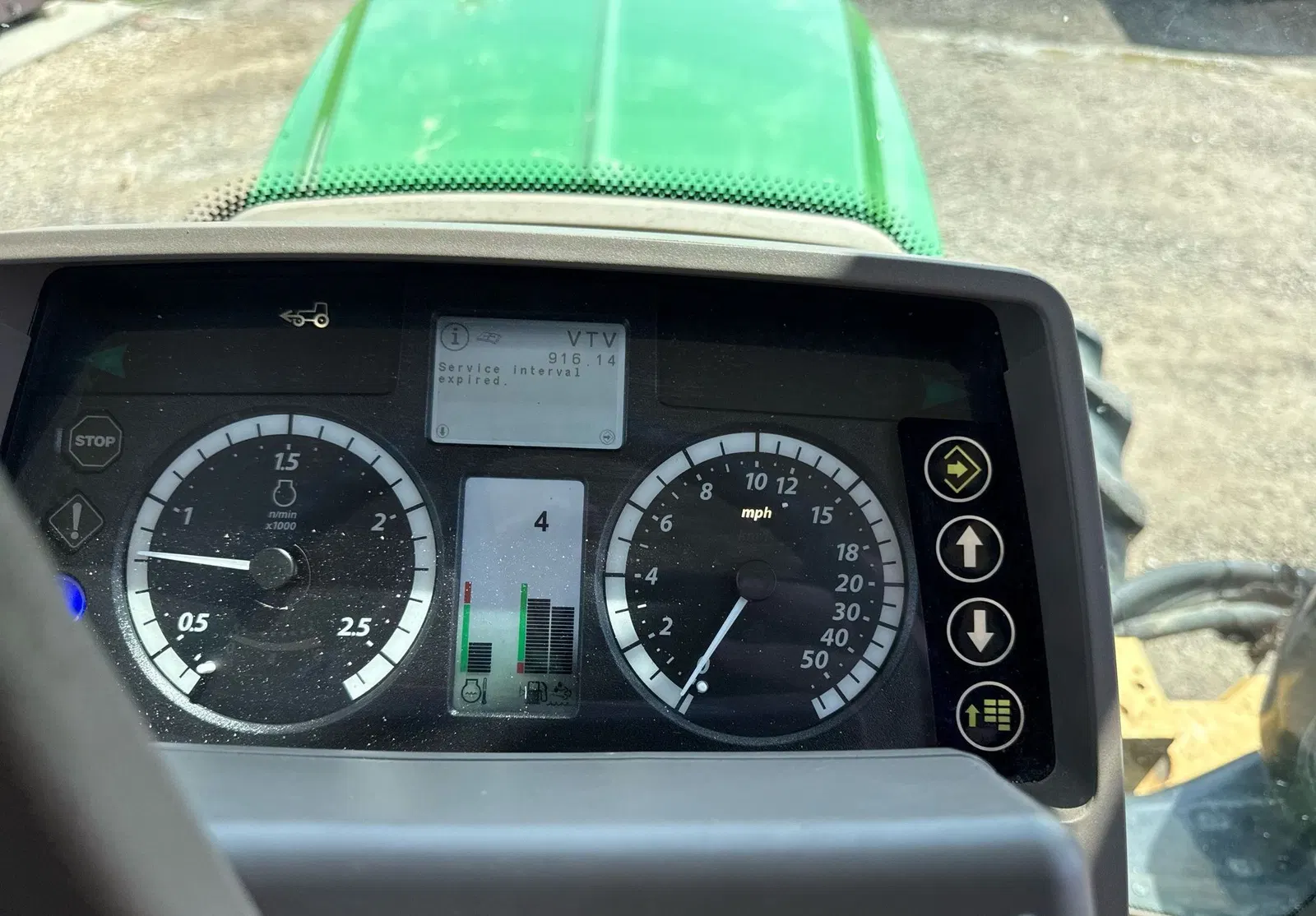 2016 John Deere 6110M