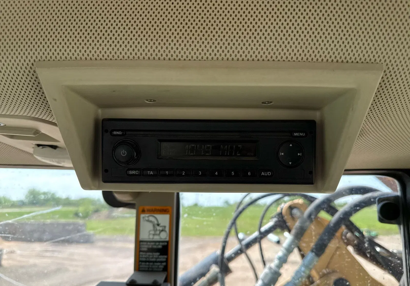 2016 John Deere 6110M