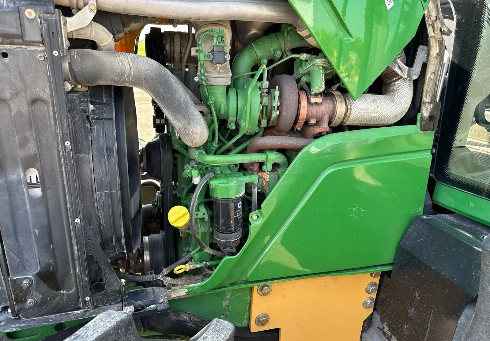 2016 John Deere 6110M
