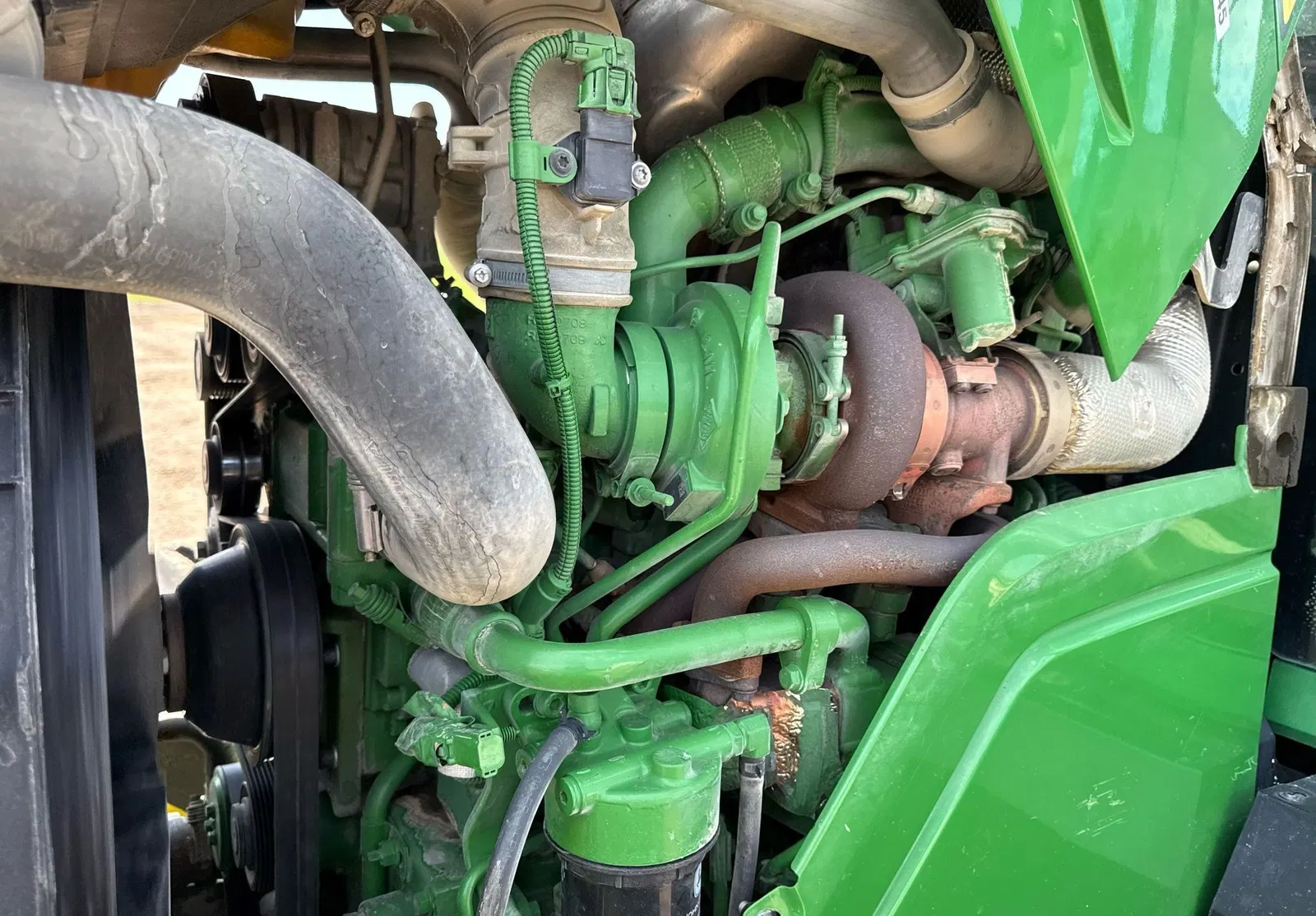 2016 John Deere 6110M