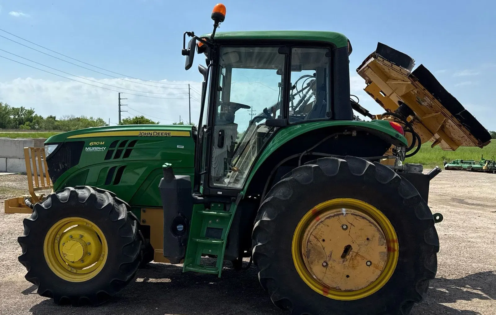 2016 John Deere 6110M