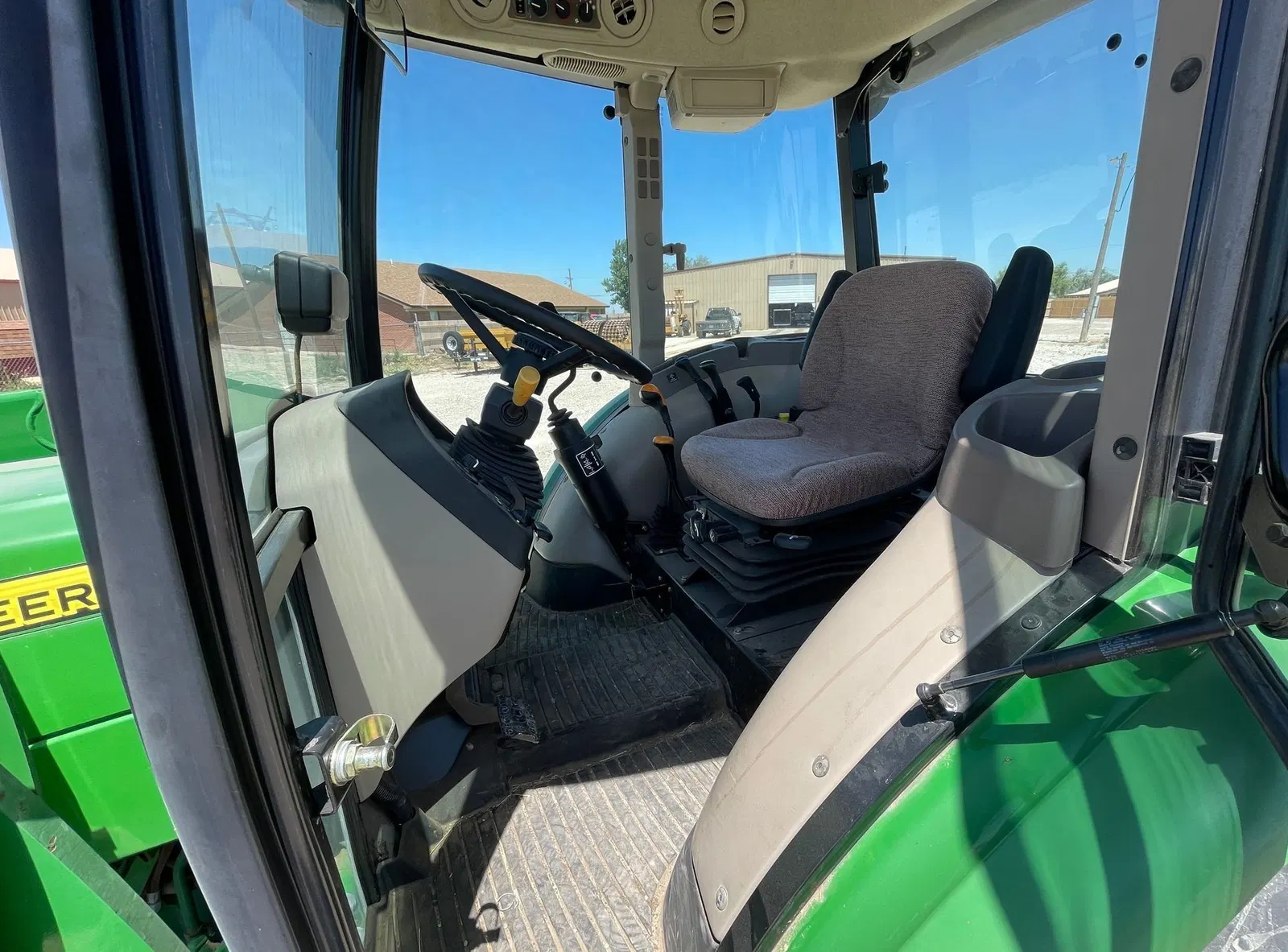 2018 John Deere 5075E