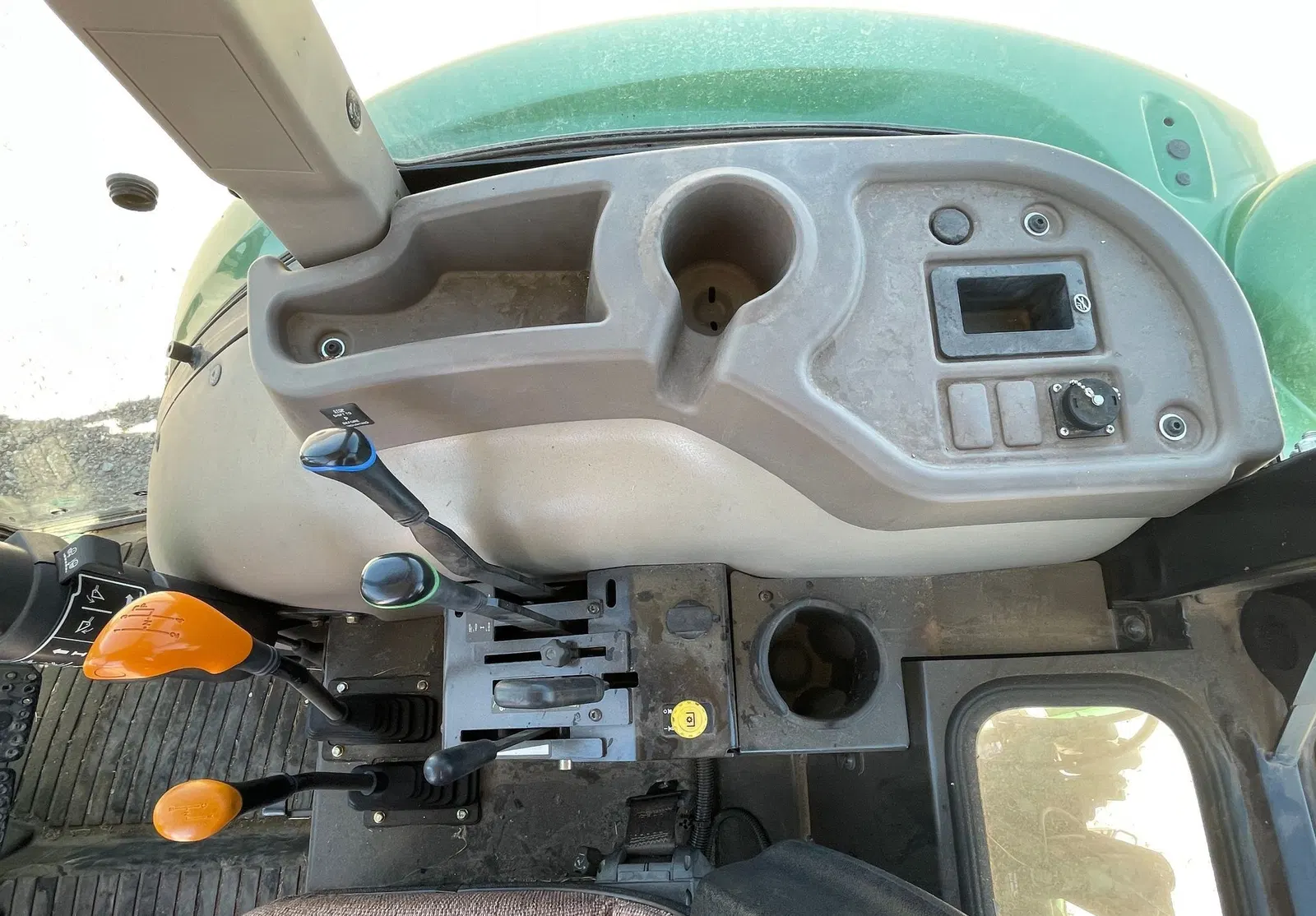 2018 John Deere 5075E