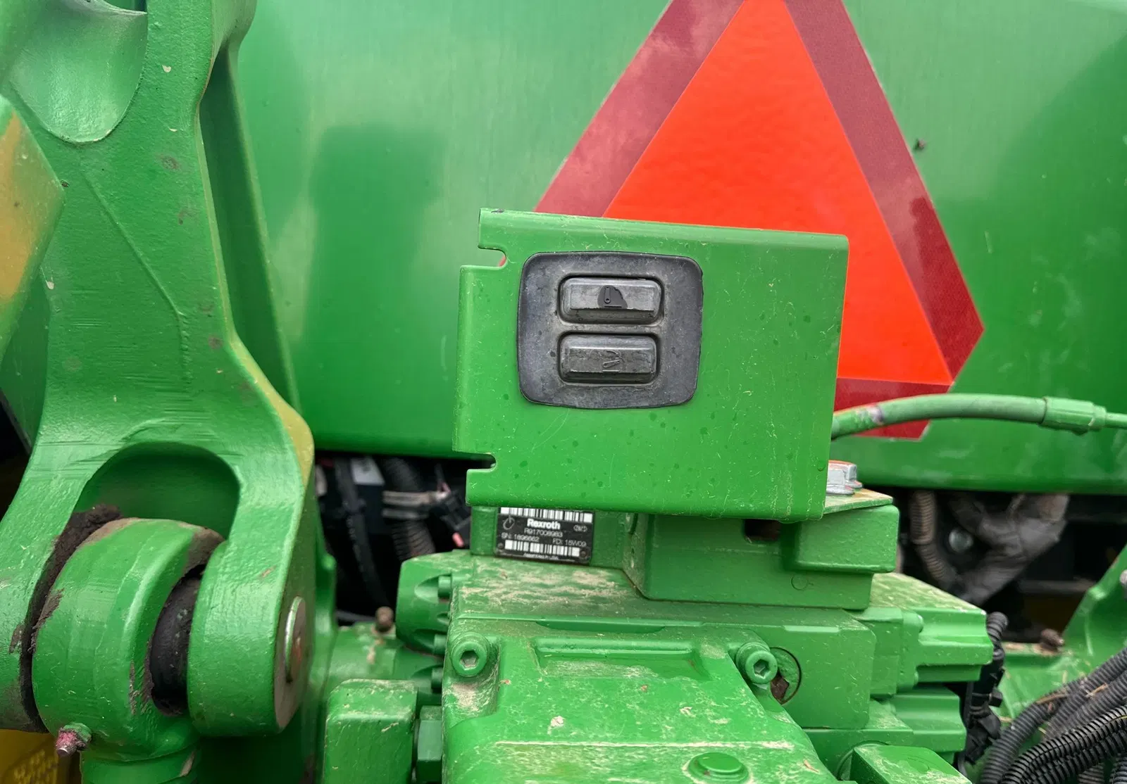 2015 John Deere 8320R