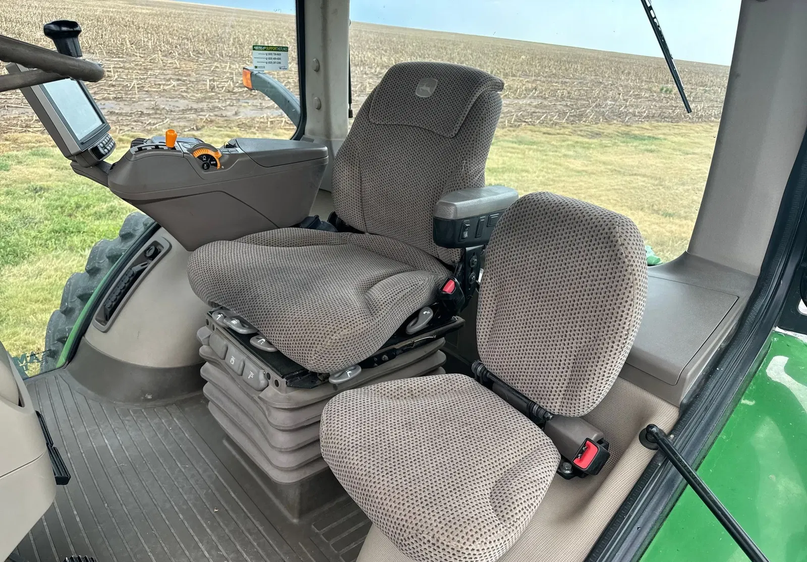 2015 John Deere 8320R