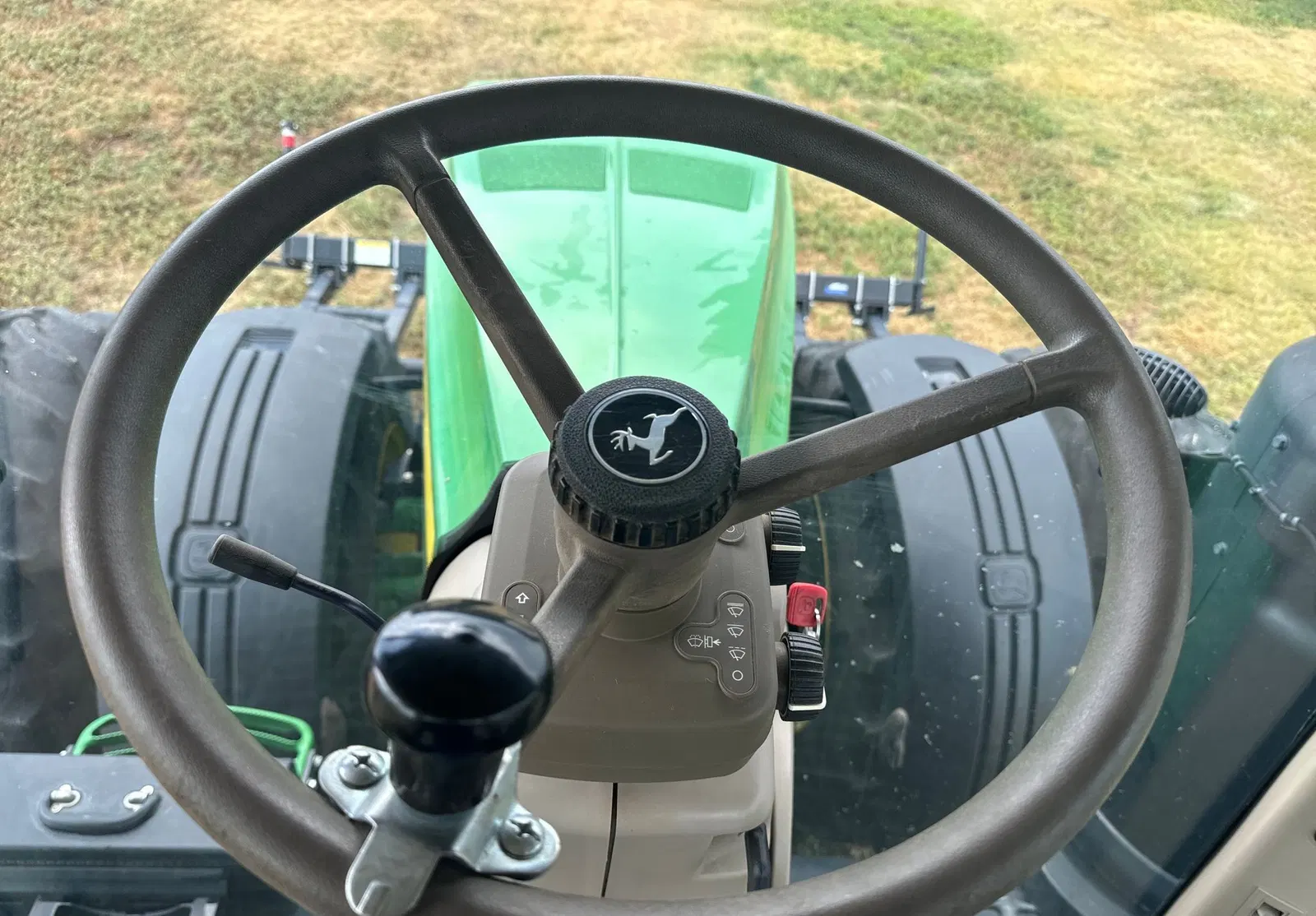 2015 John Deere 8320R