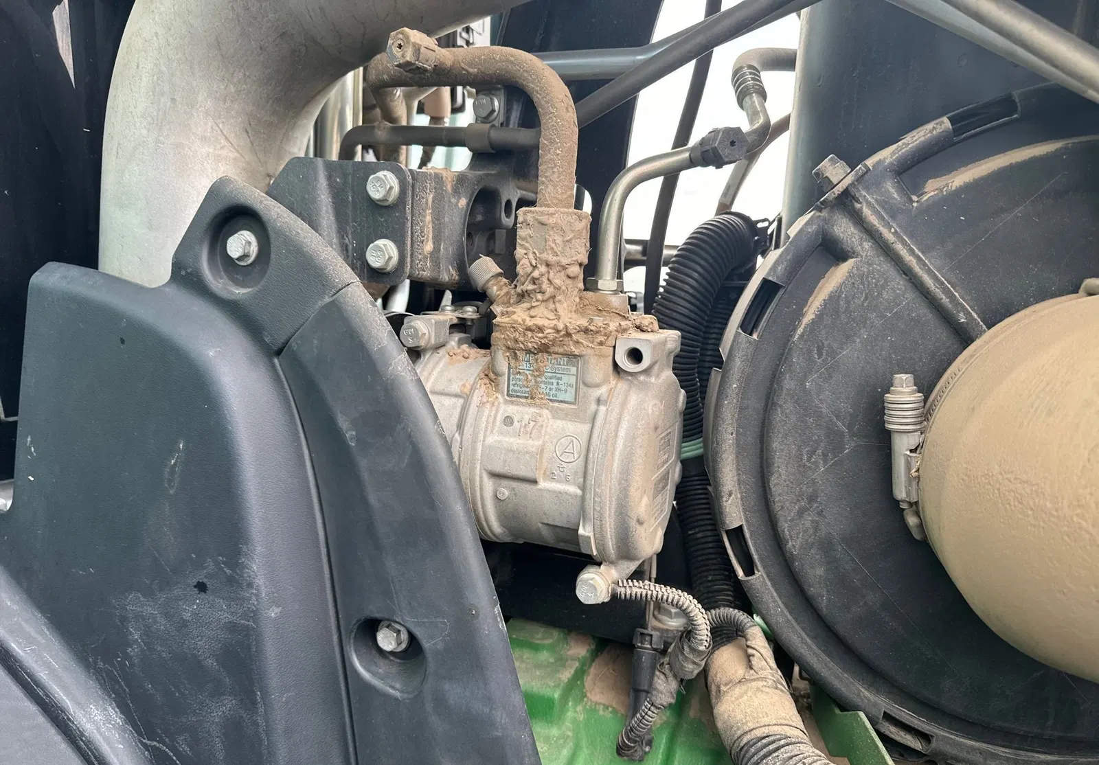 2015 John Deere 8320R