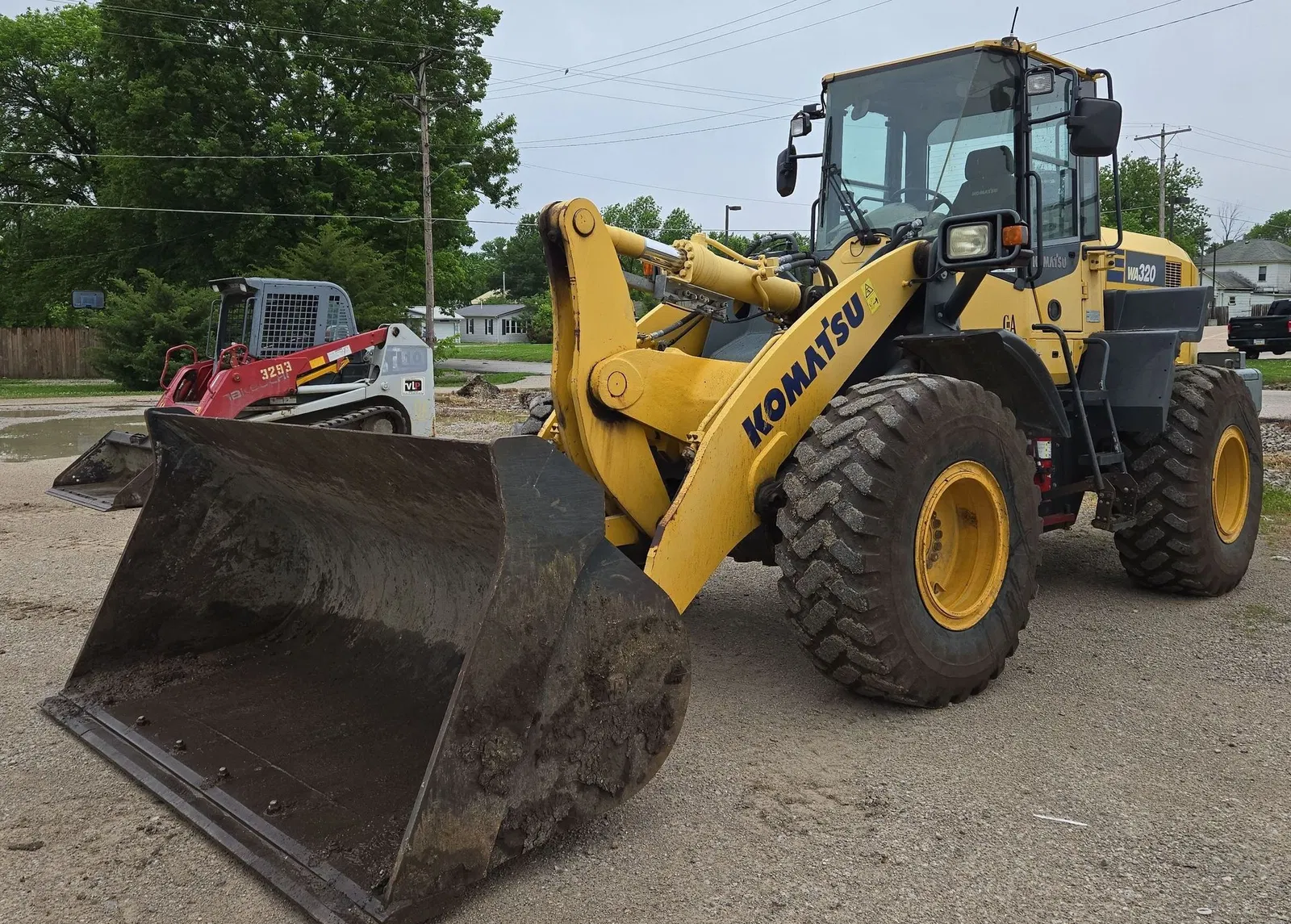 2015 Komatsu WA320-7