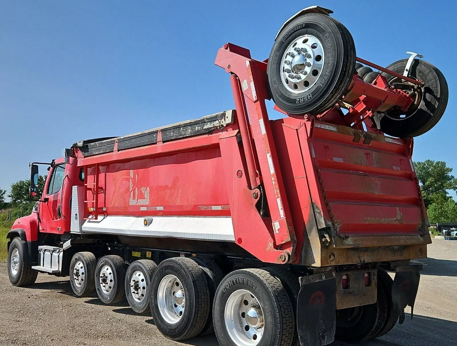 2012 Freightliner 114SD