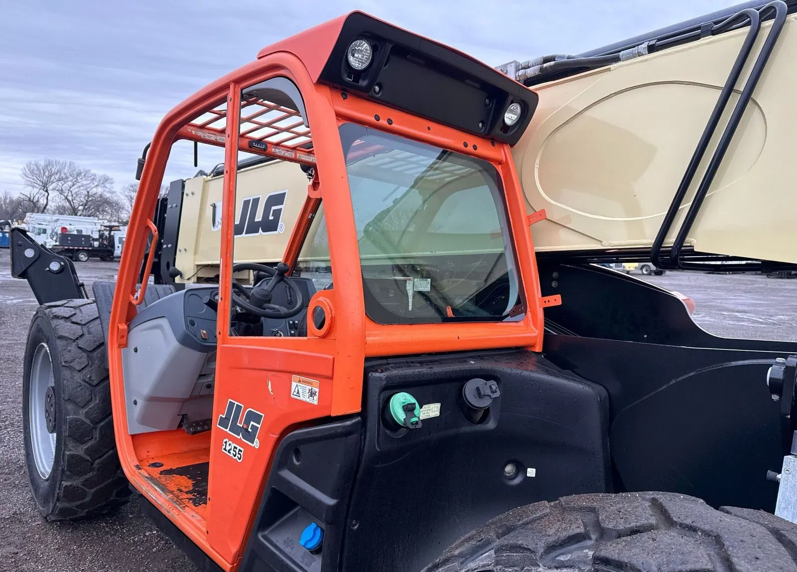 2019 JLG 1255