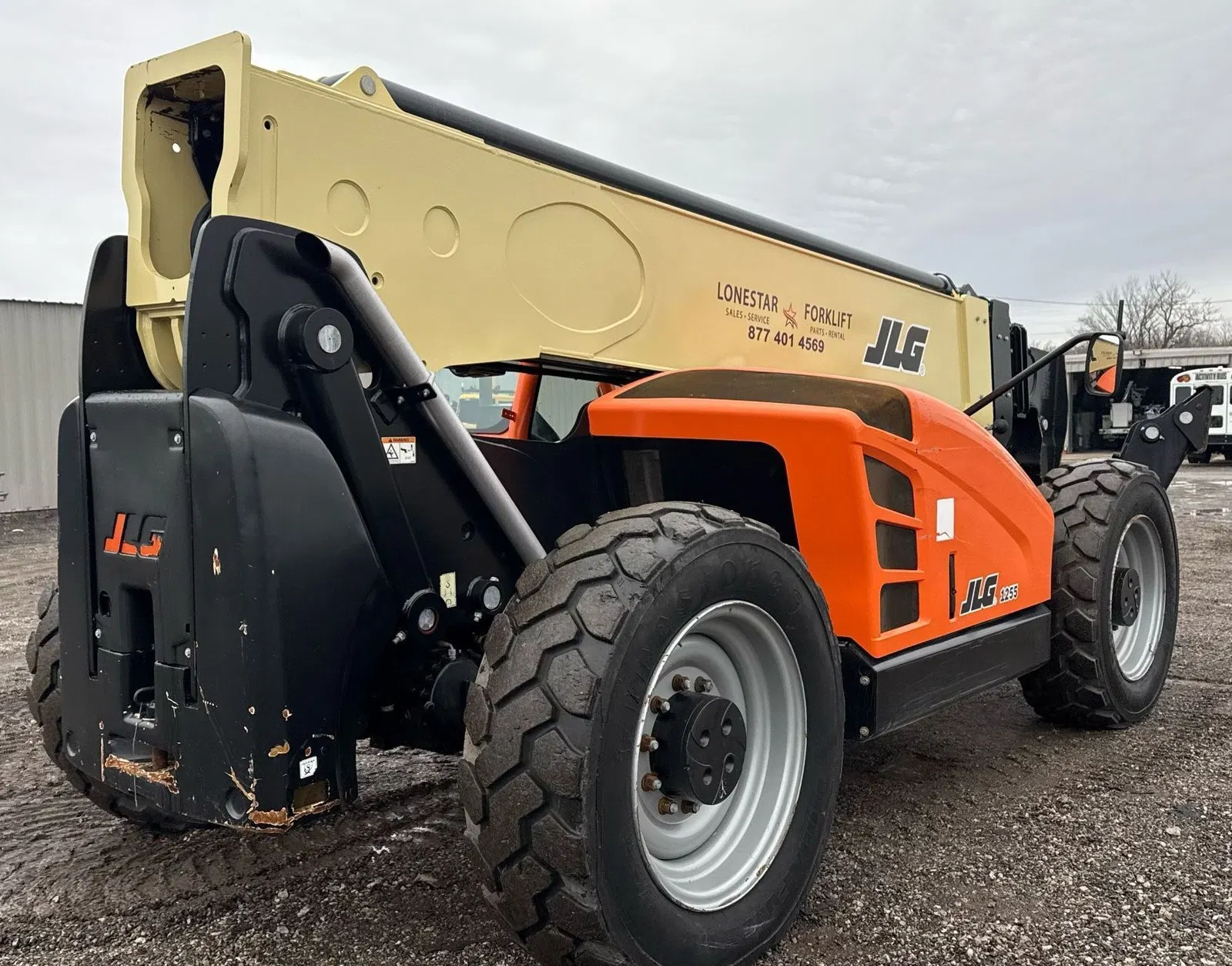 2019 JLG 1255