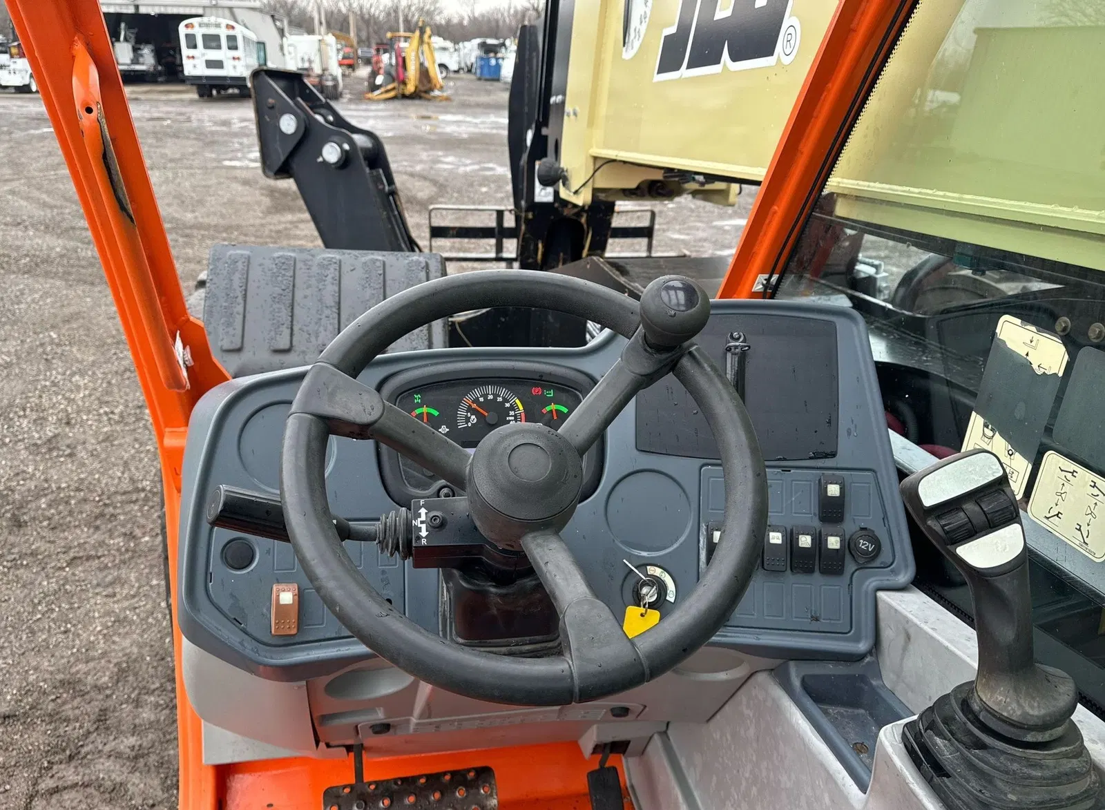 2019 JLG 1255