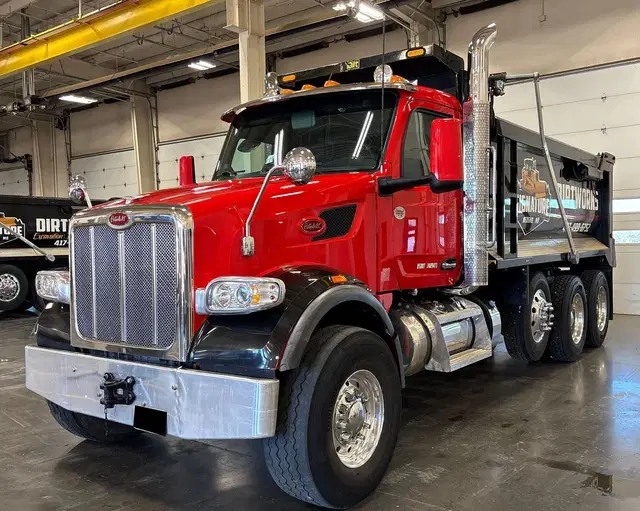 2025 Peterbilt 567