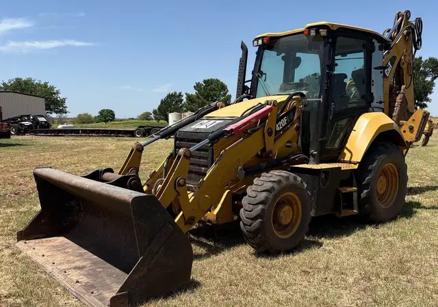 2016 Caterpillar 420F2